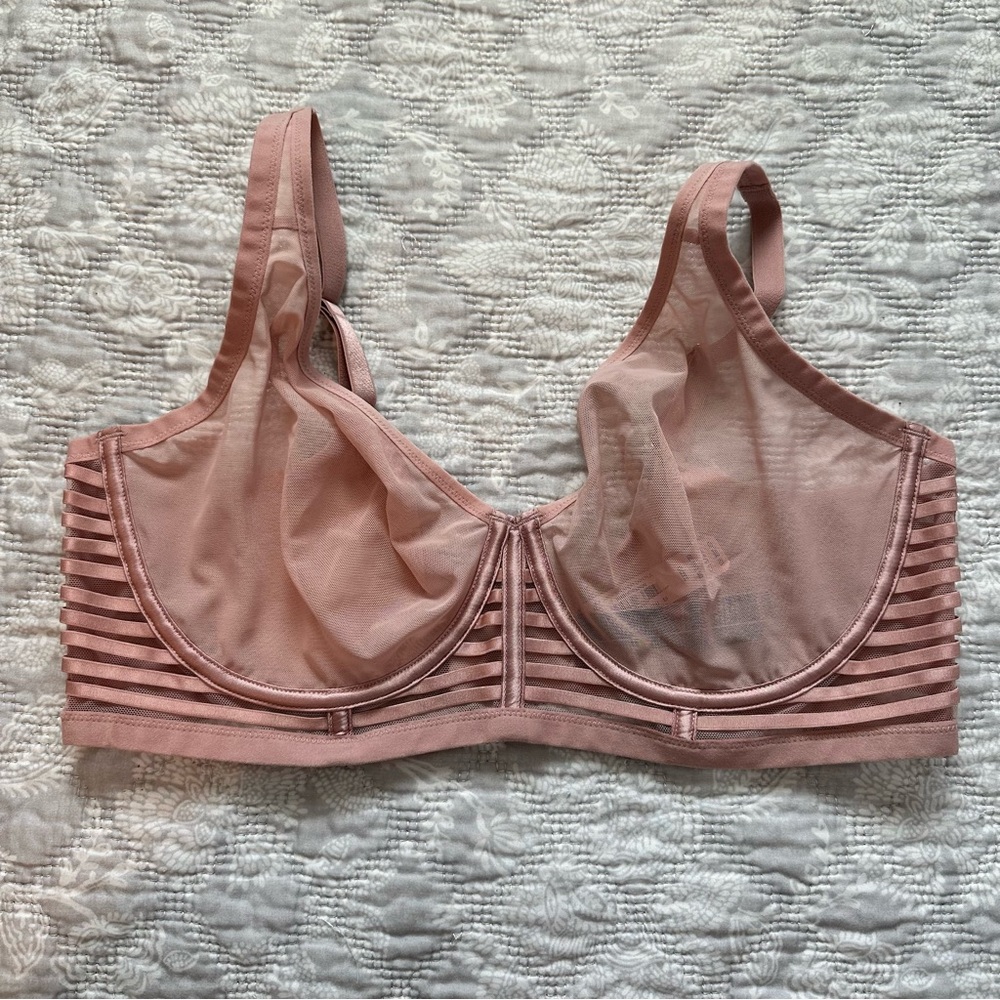 Victoria's Secret NWT Sexy Sheer Strappy Bra